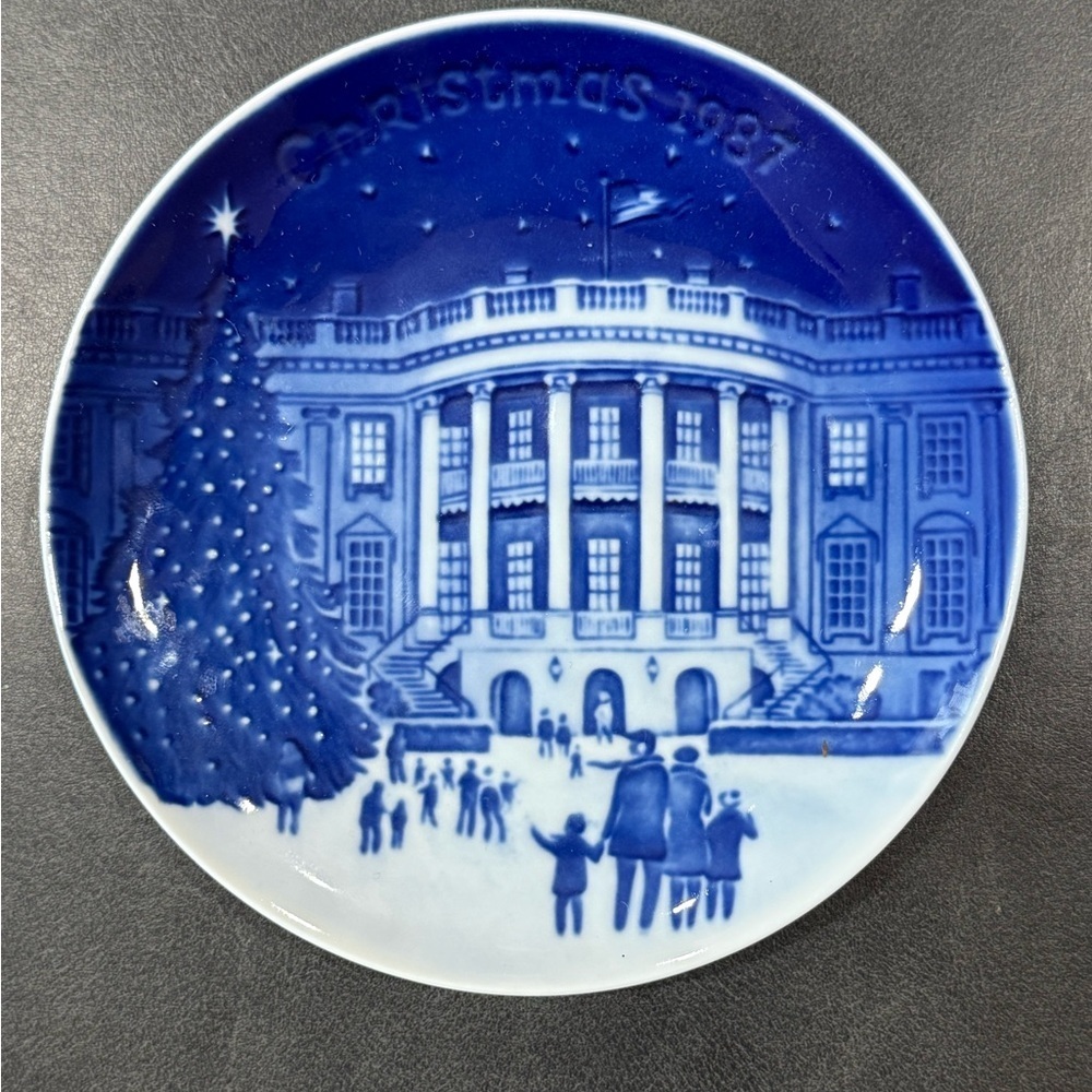Christmas Eve at the Whitehouse. Bing and Grondahl 1987 plate